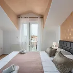 Maja - 1 *