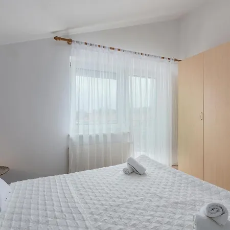 Maja - 1 Vendégház